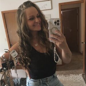 Meet your Posher, Robin